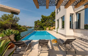 Awesome Home In Zaboric With Wifi